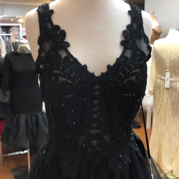 ⭐️SOLD⭐️ Black prom dress with mini rhinestones - Picture 2 of 8